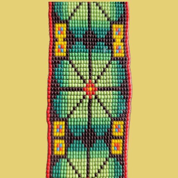 Vintage 1990s Huichol Chaquira Beaded Bracelet with Peyote Stitch Design - Picture 3 of 4